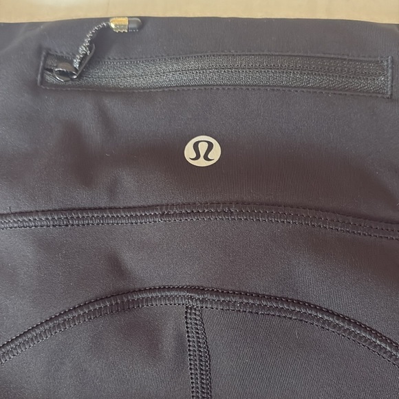 Lululemon ruffle at ankle leggings , black , size 2, length 35” - Picture 4 of 9